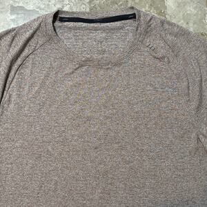 Lululemon Shirt Mens Small License To Train Twilight Rose Short Sleeve Drysense